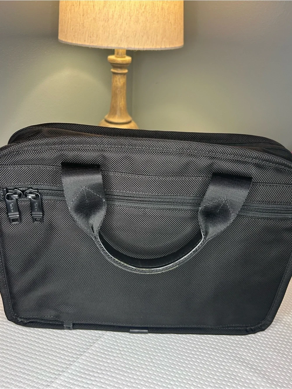 TUMI Alpha 26120DH Small Screen Expandable Brief | Black